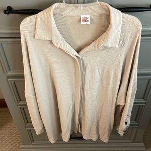 Long sleeve, button down blouse. 3X.